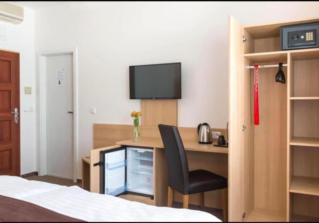 Hotel Karlin Prague Exterior photo